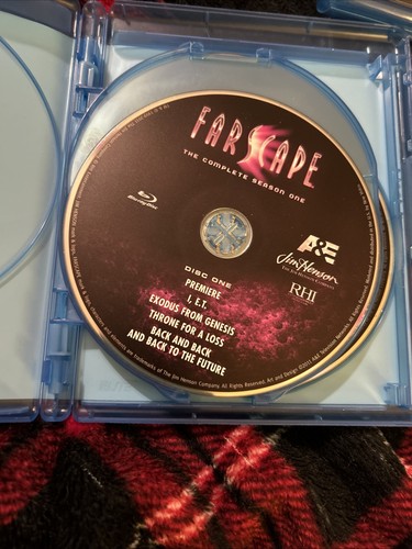 Farscape: The Complete Series Blu-ray Box Set (Seasons 1-4, 20-Discs) - Picture 15 of 24
