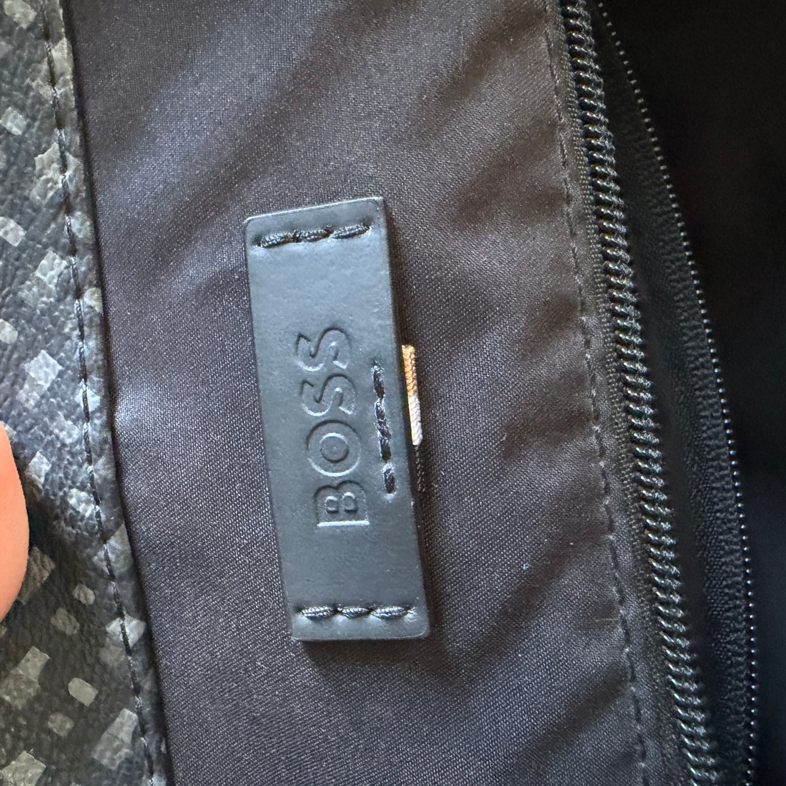 New Authentic Hugo Boss Byron Logo Large Leather Briefcase Messenger Bag