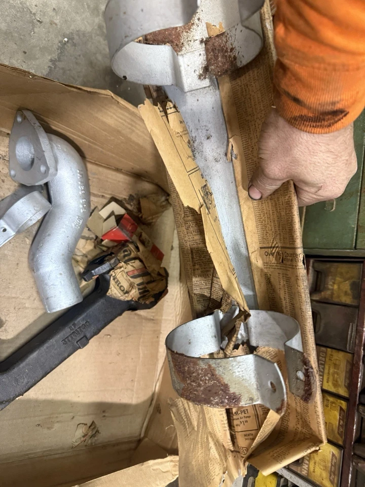 Kit colector de escape Nos Massey Ferguson 165 vintage Foto 3 de 4