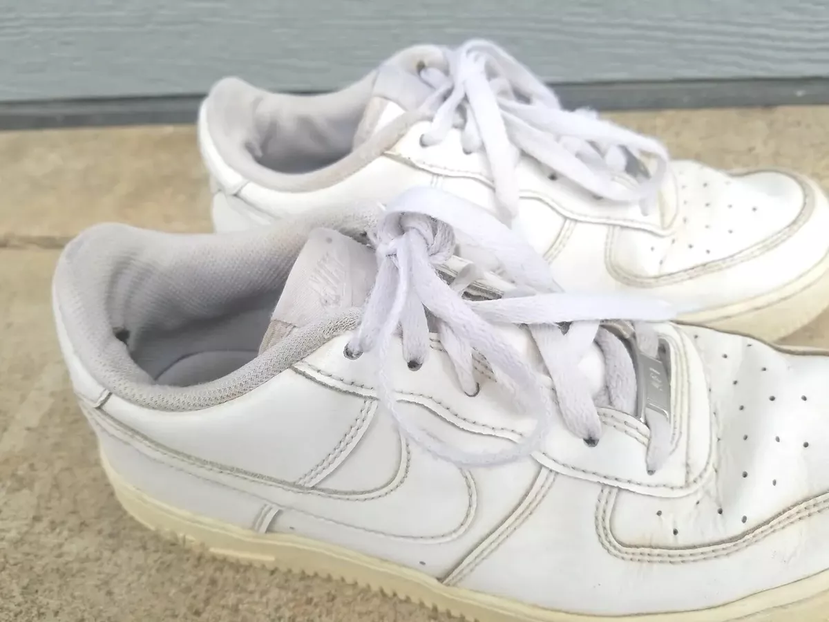 Nike sneakers sales old models