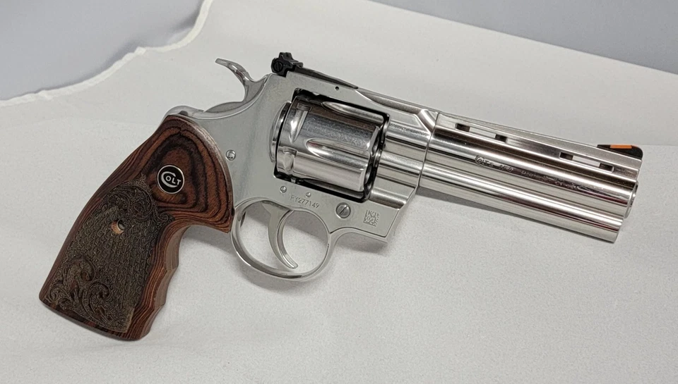 Colt Python 2020+2021 Anaconda Rosewood Dragon Scale w/black colt medallion grip - Image 2 of 4
