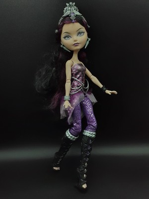  Mattel Ever After High Legacy Day Raven Queen Fashion