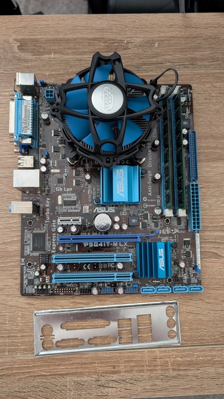 ASUS P5G41T-M LX Core 2 Q9400 4GB DDR3 RAM Micro ATX Motherboard Bundle 775