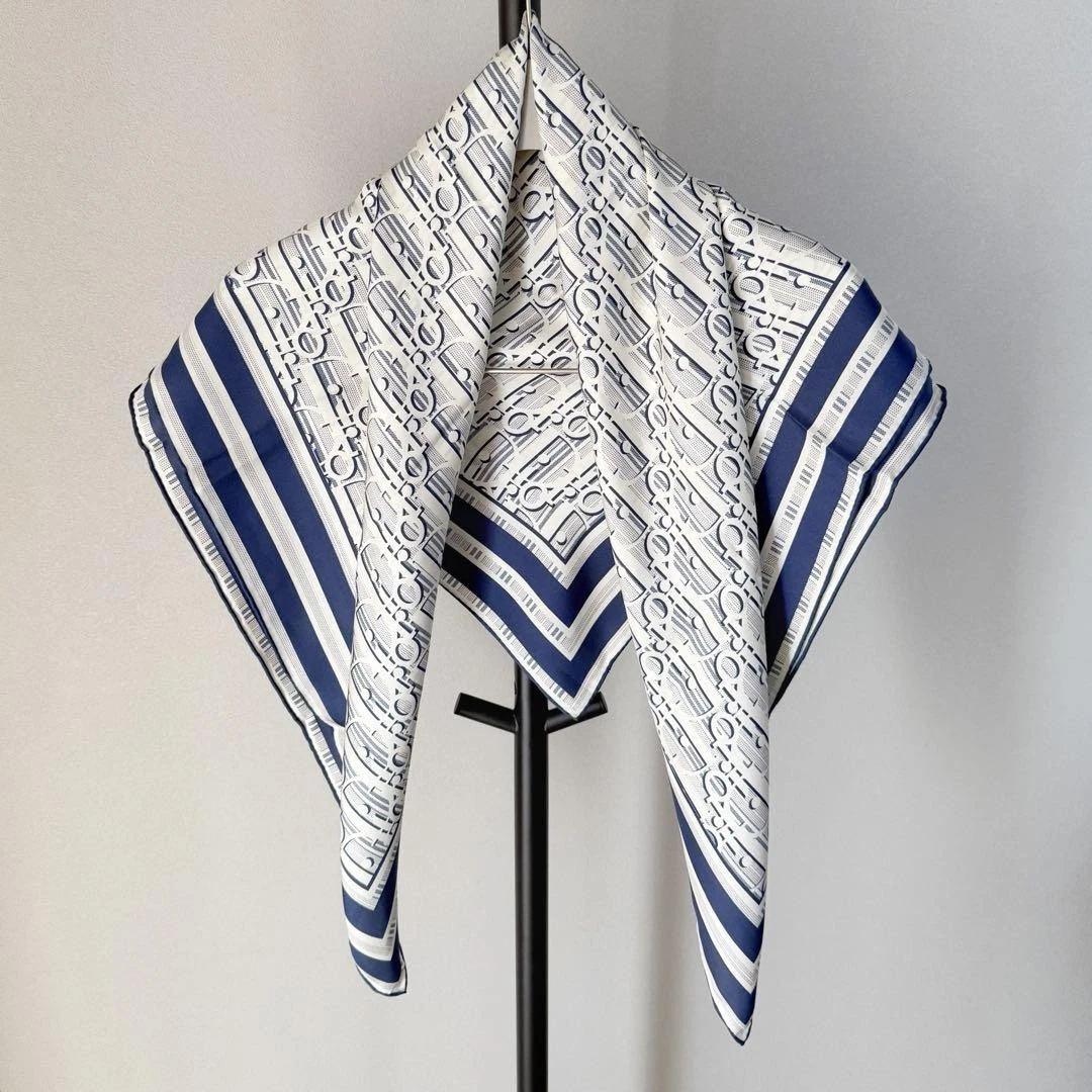 Foulard Dior en soie grand carré bleu marine blanc unisexe 35 pouces