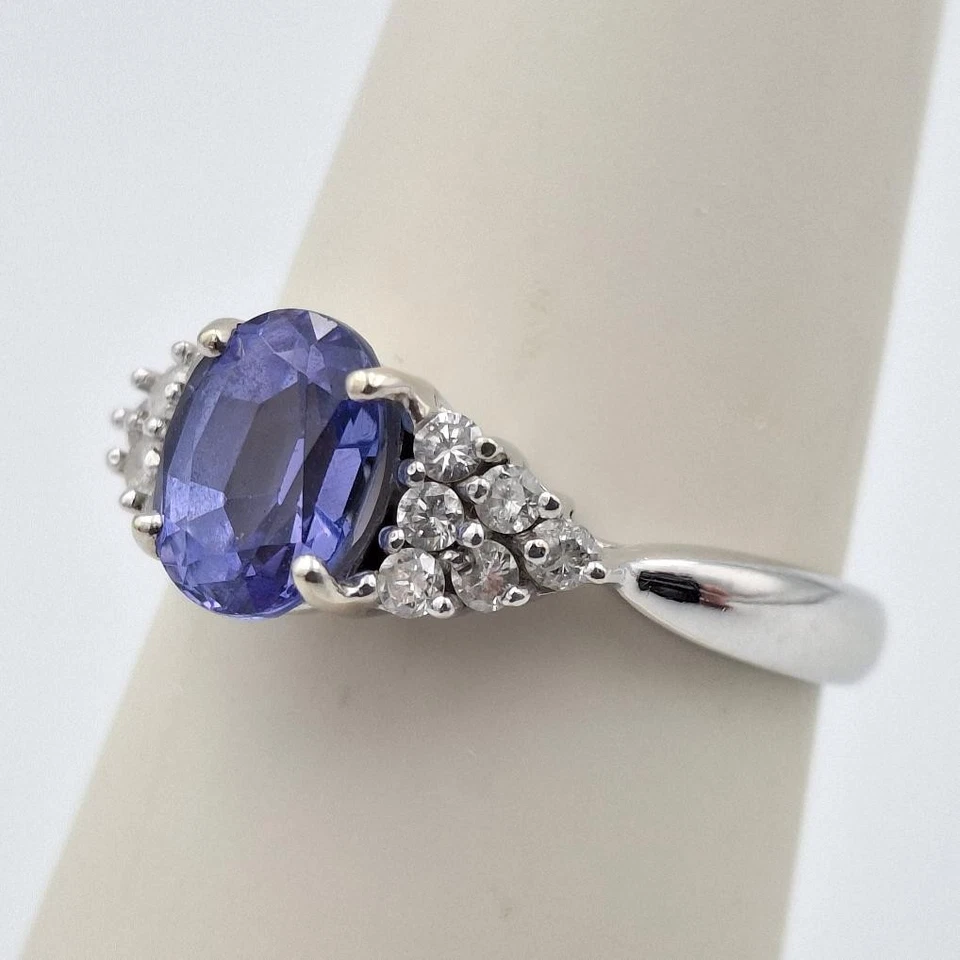 18K White Gold Oval Tanzanite & Round Diamond Accent Cocktail Ring Size 6.5 - Image 3 of 4