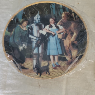 Hamilton Collection Wizard of Oz ''We're Off to See the Wizard'' Plate 8.5'' KT1CA