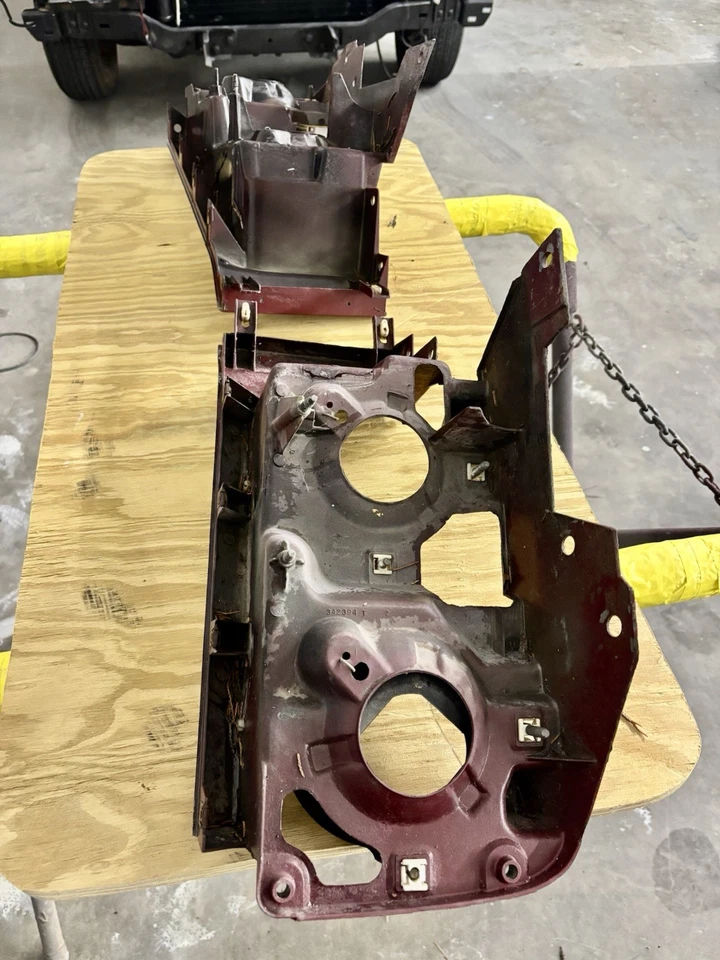 1975 Chevy Caprice Headlight Housing Assembly Left and Right Pair - Image 2 of 3