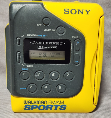 SONY Walkman Sports Audio Cassette fm/am Radio WM-F2078 yellow