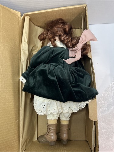Muñeca grande Yesterdays Child Meredith con cadena Jacqueline Daisy 4933 Boyds Bear - Imagen 2 de 2