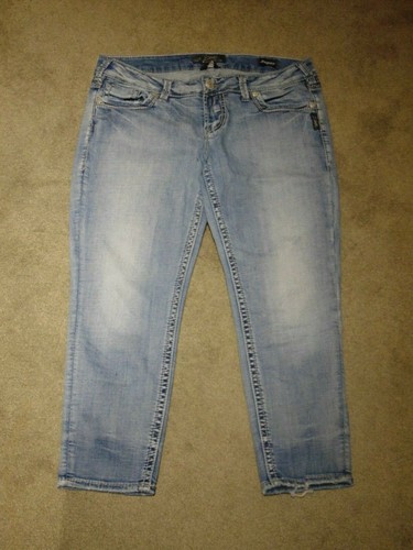 Silver AIKO Mid Capri Super Stretch Women's Distressed jeans 31W L24 - Picture 2 of 7