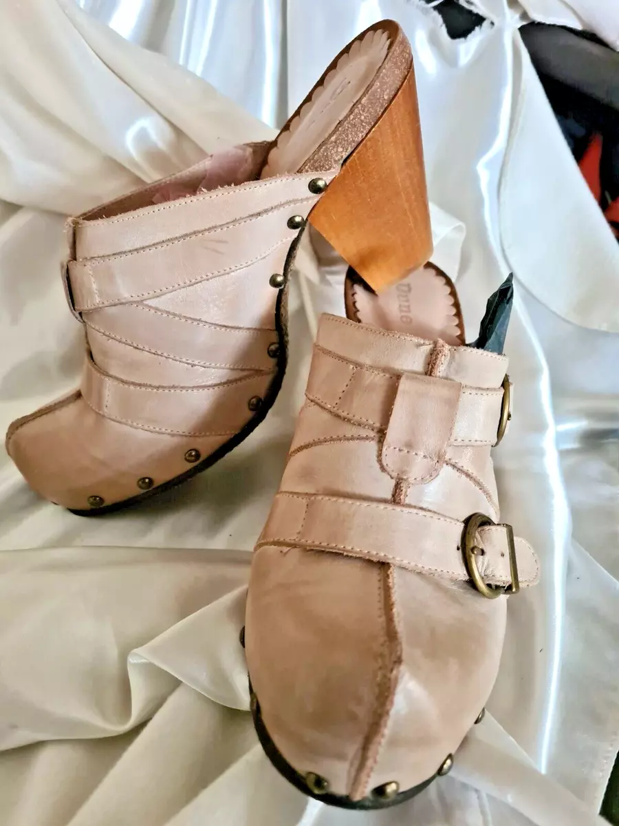 Nude clearance leather mules