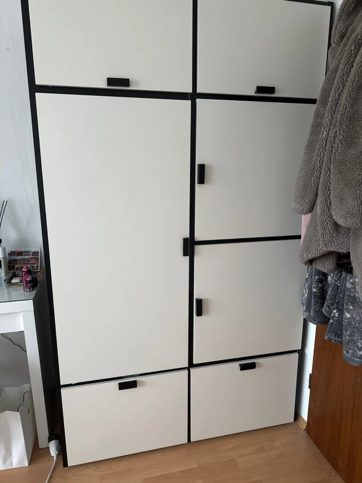 IKEA 200cm hohe gebrauchte Kleiderschränke in schwarz weiß zu verkaufen