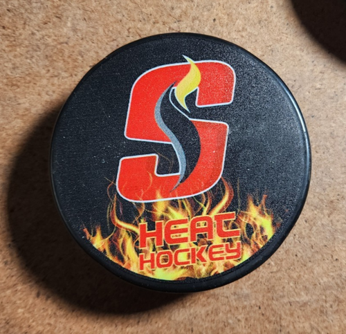 2er Set ECHL Stockton Thunder Hockey Pucks & 1 handsignierter / signed Hockey Puck - Bild 5 von 15