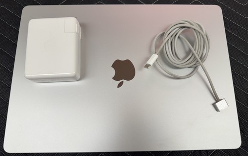Apple MacBook Air 15" M2 256GB SSD (Silber, A2941) *TOP* mit Ladegerät/Box