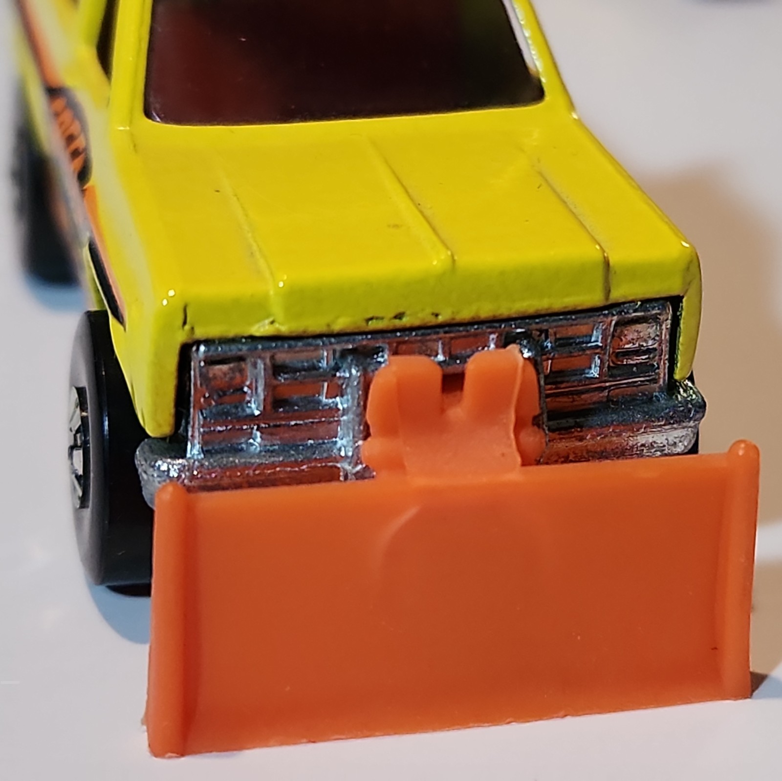 Hot Wheels Vintage 1991 Bywayman 4x4 Chevy Pickup Truck in white Splatter