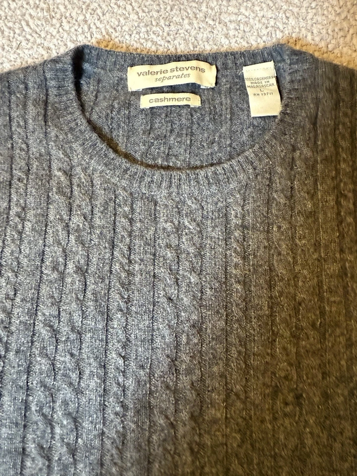 Suéter Valerie Stevens 100 % cachemir para mujer grande gris tejido con cable manga larga Foto 2 de 4