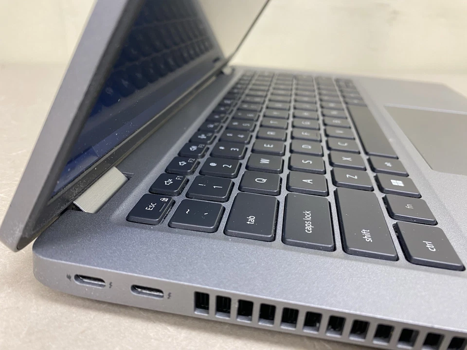 Latitude 5430 (i5 12th gen, 16 GB RAM, 512 GB SSD, Silver) - Image 3 of 4
