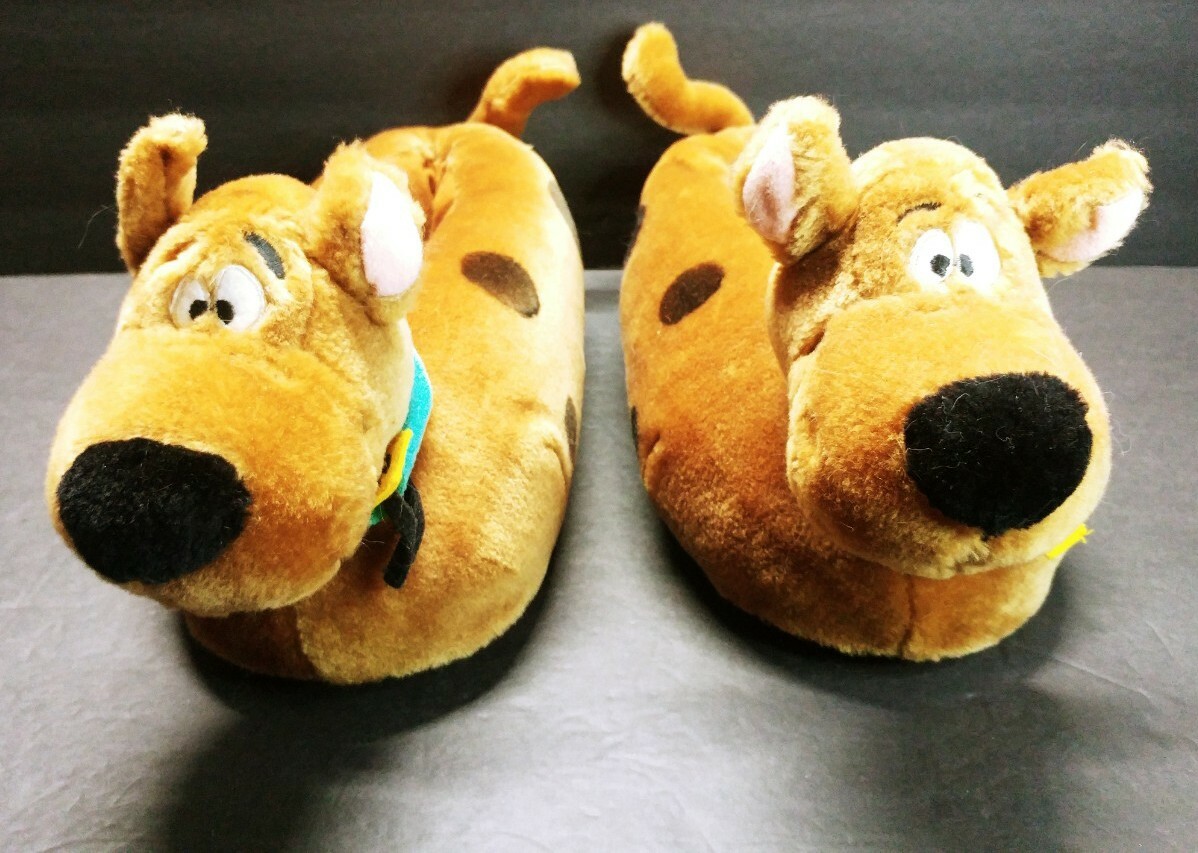 Vintage 1997 Scooby Doo Slippers/House 