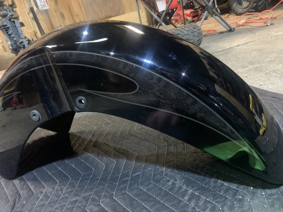 Honda Shadow VT 750 VT750CA AERO 2009 09 guardabarros delantero negro/dorado llamas Foto 2 de 2