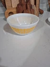 Pyrex yellow dot bowl 402