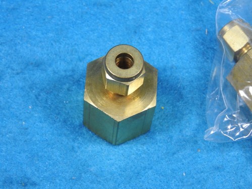 3 Pieces - 1/4" OD Tube x 1/2" Female NPT, Swagelok B-400-7-8 - New - Picture 4 of 4
