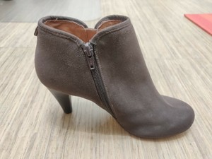 moda in pelle tan ankle boots