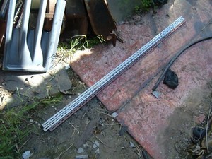 3 KNAPE & VOGT REEVES COMPATABLE 48" WALL SLOTTED STRIPS