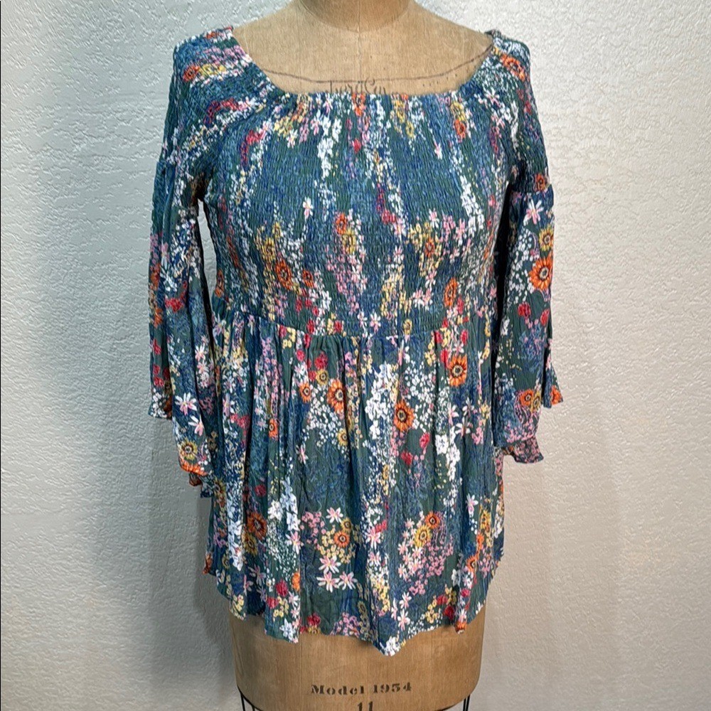 Angie Women's L Green Floral Smocked Round Neck Bell Sleeve Women's Top NWT