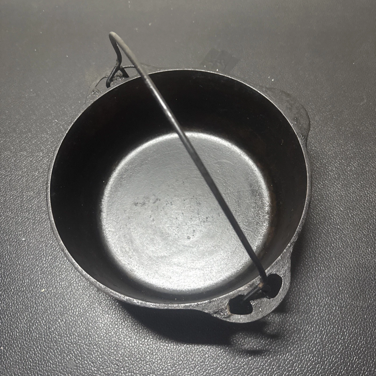 Griswold Tite Top Dutch Oven Vintage Cast Iron No Lid Sits Flat Hanger Erie
Opens in a new window