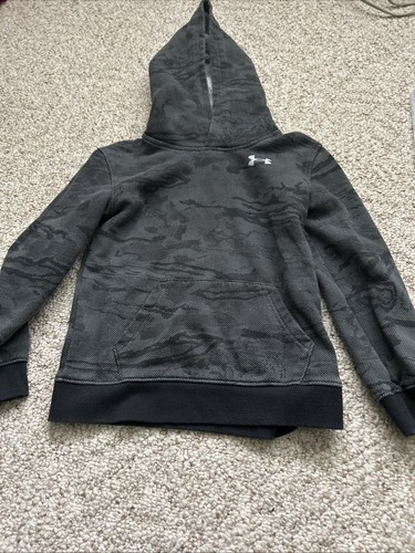 Under ARMOUR Boys Sweatshirt Size 7