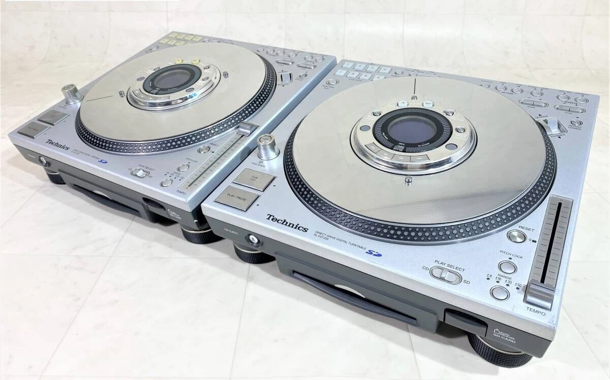 Pair 2x Technics SL-DZ1200 Direct Drive Digital DJ Turntable