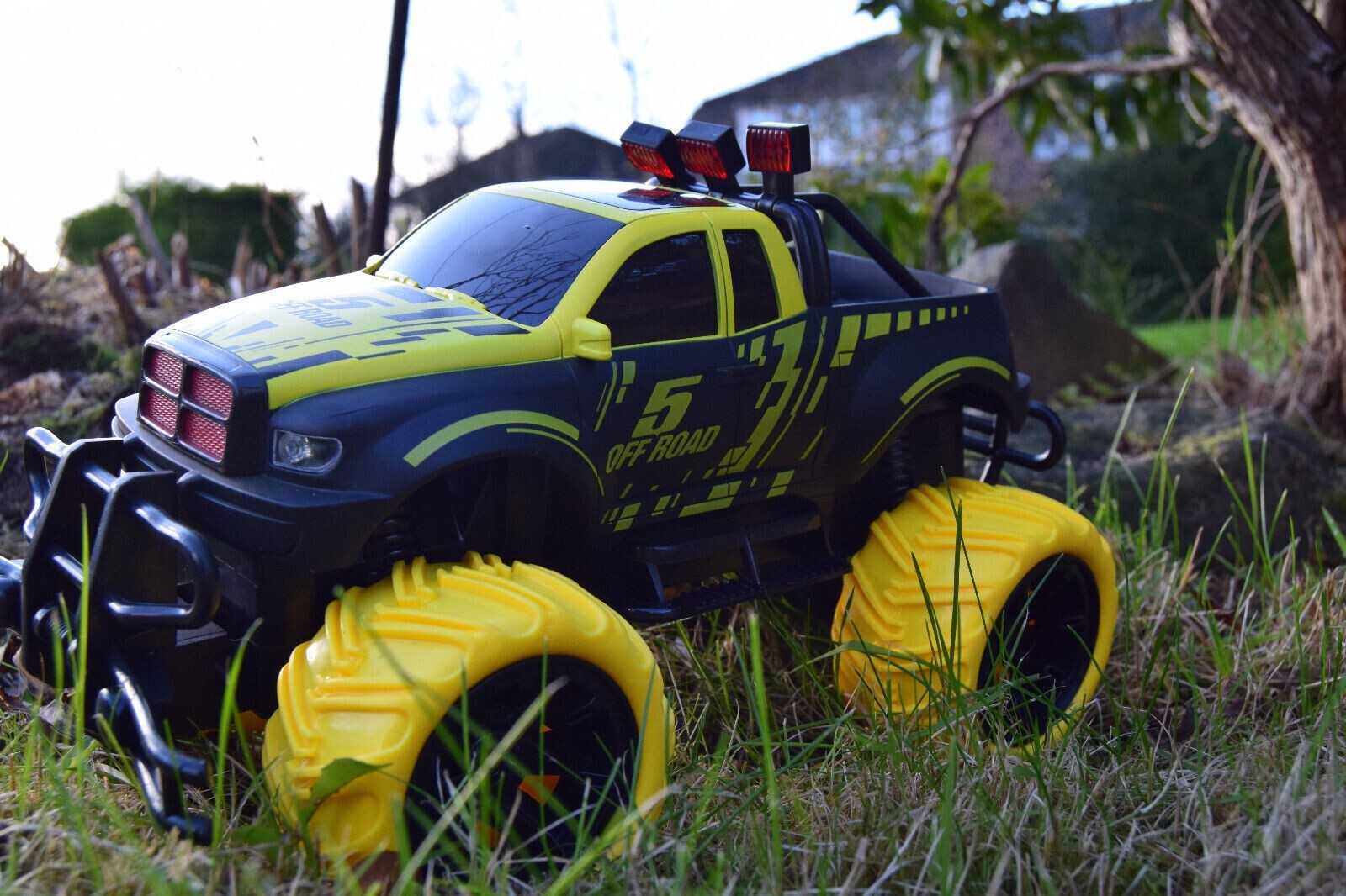 NO.5 Monster Pickup Truck Off Road Rechargeable Radio Remote Control Car