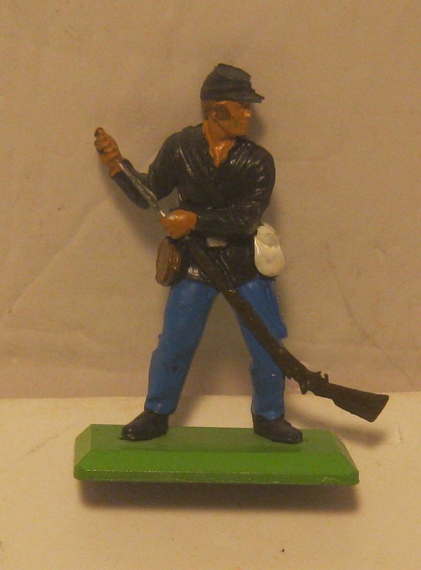1971 Britains Ltd DEETAIL Union Civil War Soldier with Loading Rifle EXCELLENT!!