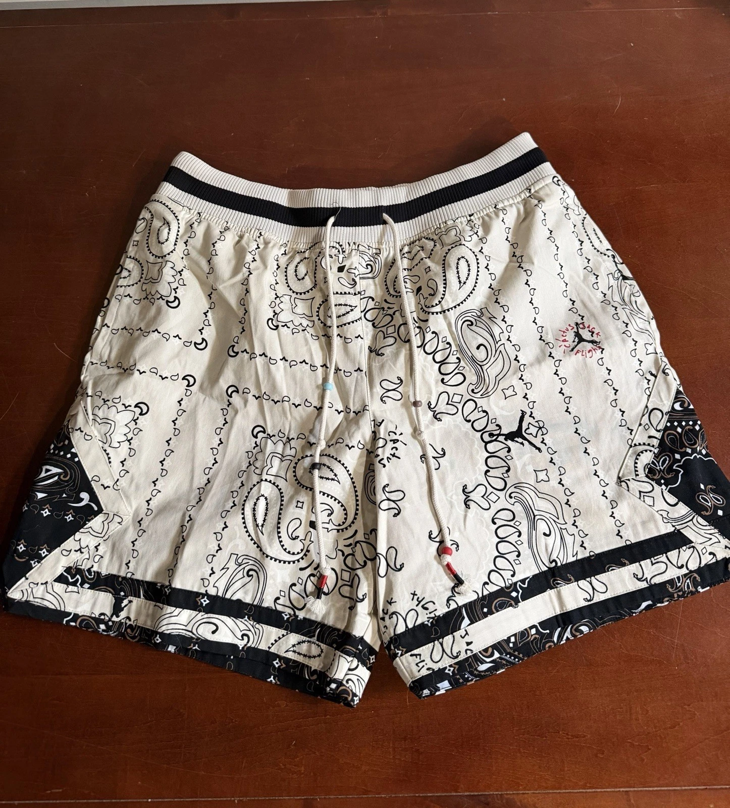 Travis Scott x Jordan Paisley Shorts L