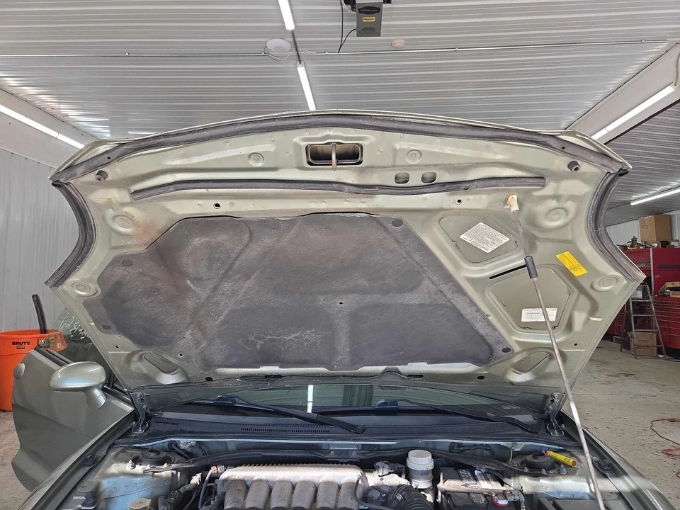 Used Hood fits: 2008 Mitsubishi Eclipse Grade B - Imagem 2 de 4