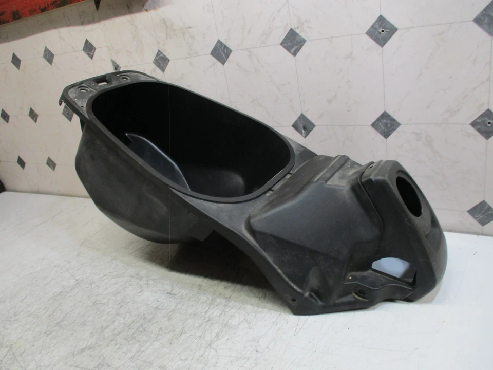 Yamaha Zuma yw125 2011 11 2009 - 2014 Under seat storage box compartment. - Image 2 of 4