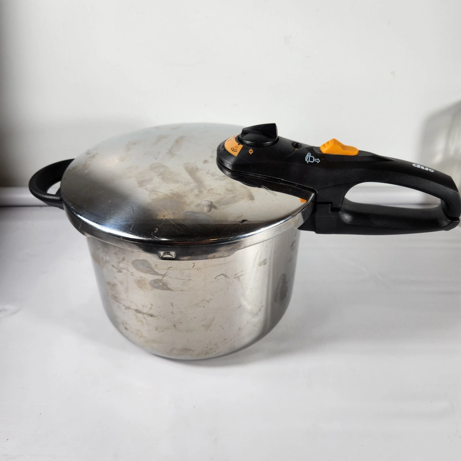 Fagor 6 Liter Pressure Cooker Stainless Steel Pot Gas/Electric Vitro Induction