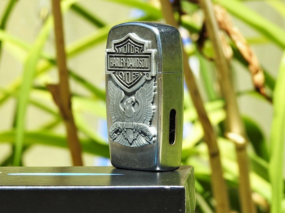Zippo Lighter - Harley Davidson Made in USA BLU - Bar and Zippo Lighter - Harley Davidson Made in USA BLU - Bar and