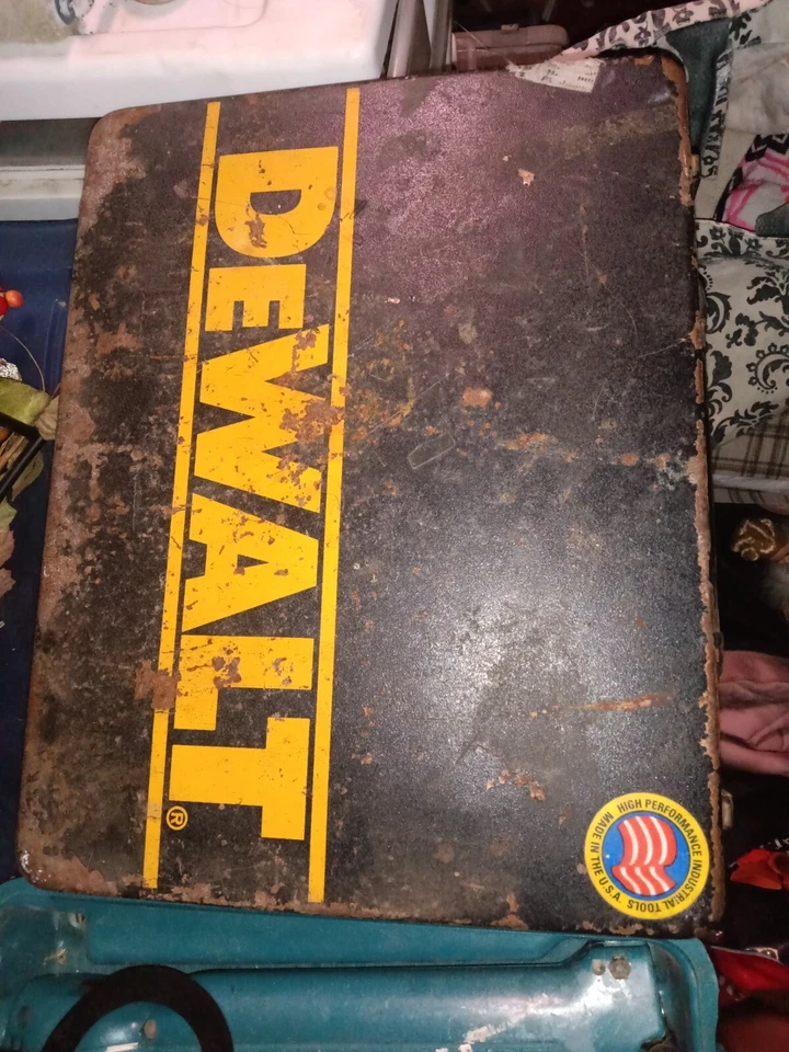 DEWALT DW945 DRILL AND CHARGER CORDLESS 3/8” VSR DRILL -Works Great (NO BATTERY) - Image 2 of 2