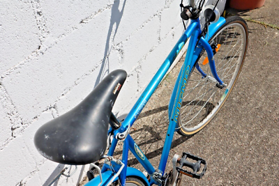 Vélo Micmo Pantheon28 – Rétro Chic Bleu – 28 Pouces, 18 Vitesses – Bon état