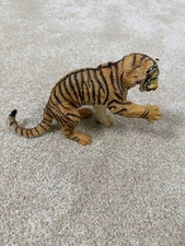 Vintage Safari LTD Vanishing Orange Siberian Tiger 8.5" Figure
