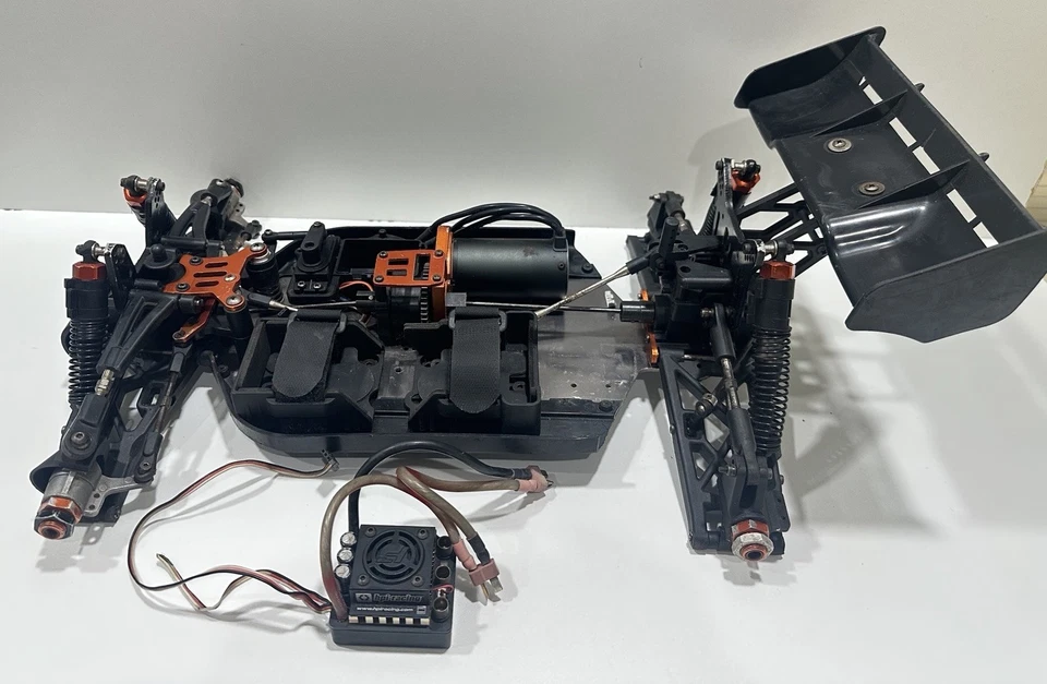 Hpi Trophy Flux RC Truggy 1/8 Scale. No Tyres - Image 3 of 4