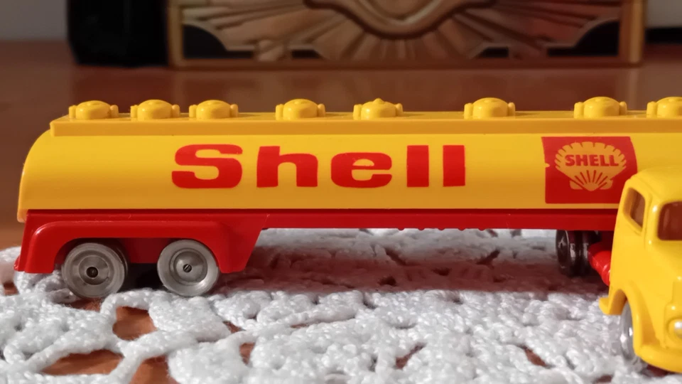LEGO 1:87, Camion Mercedes Con Cisterna SHELL. Modellino Anni '60. - Immagine 3 di 4