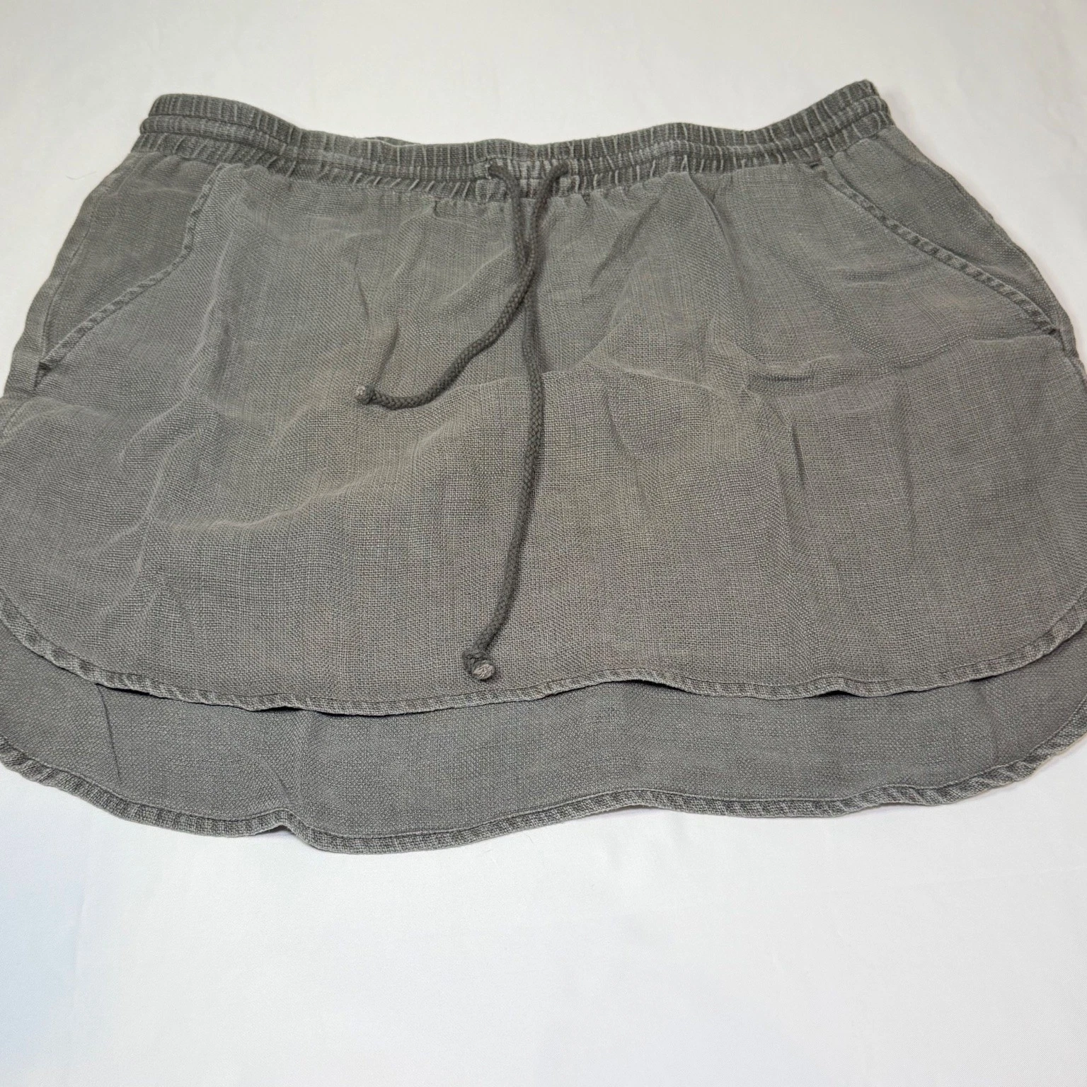 Cloth & Stone Shorts Women's M Gray Linen Blend Drawstring Layered Hem