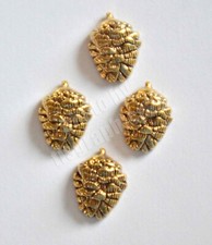 4 Pinecones / Buttons Galore / FLAT Back Christmas Embellishments / Winter