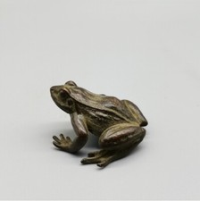 Japan collects antique bronze frogs