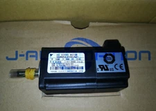 1pcs New IN BOX YASKAWA SGMAS-01ACA21 servo motor #C