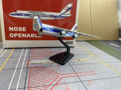 ヴォルガ・ドニエプル航空 An-124 1/400モデル 000000044525_VZiYRik.jpg