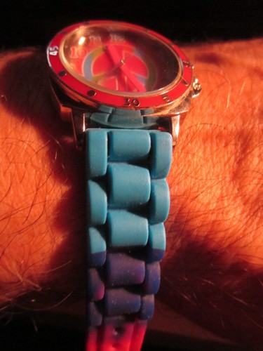 VINTAGE PEACE SYMBOL THEME WATCH RAINBOW RUBBER BAND FITS TO 8" WRIST - BBA-33A - Picture 2 of 4