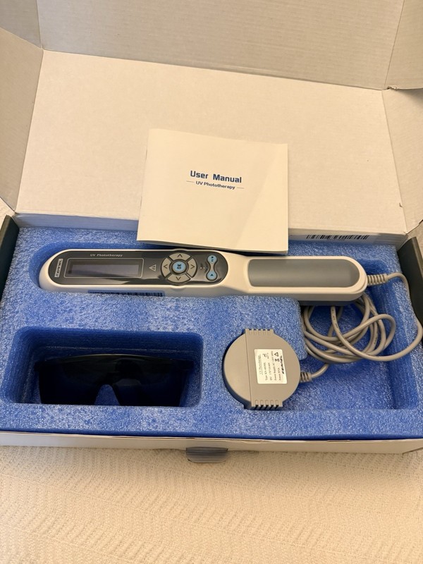 KERNEL UV Phototherapy Handheld Lamp Kit w/ Power Supply, Case & Manual
